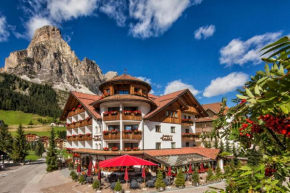 Hotel Table Corvara